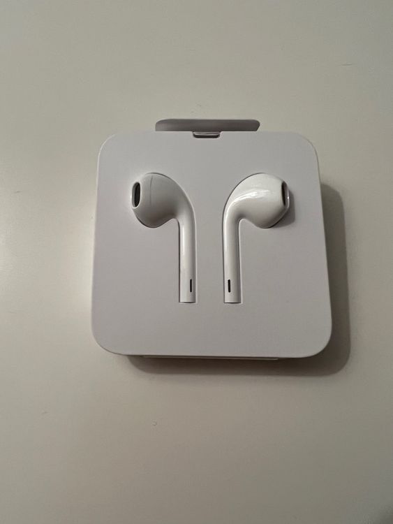 Apple Earpods mit Lightning Anschluss und Sprachsteuerung Kaufen auf