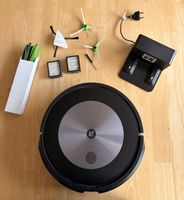 Staubsaugroboter iRobot Roomba j7 mit vielen Ersatzteilen