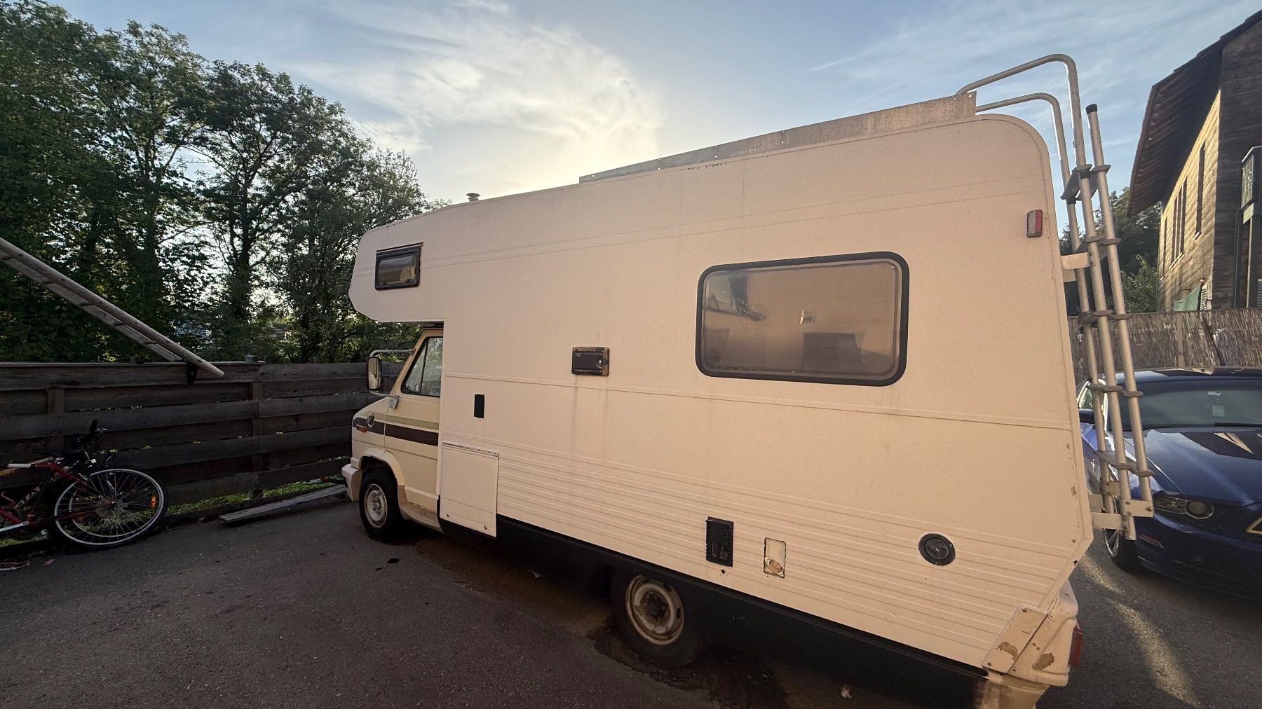 Veicoli da campeggio: camping car – Usato da Delley venduto da ped_6m8d