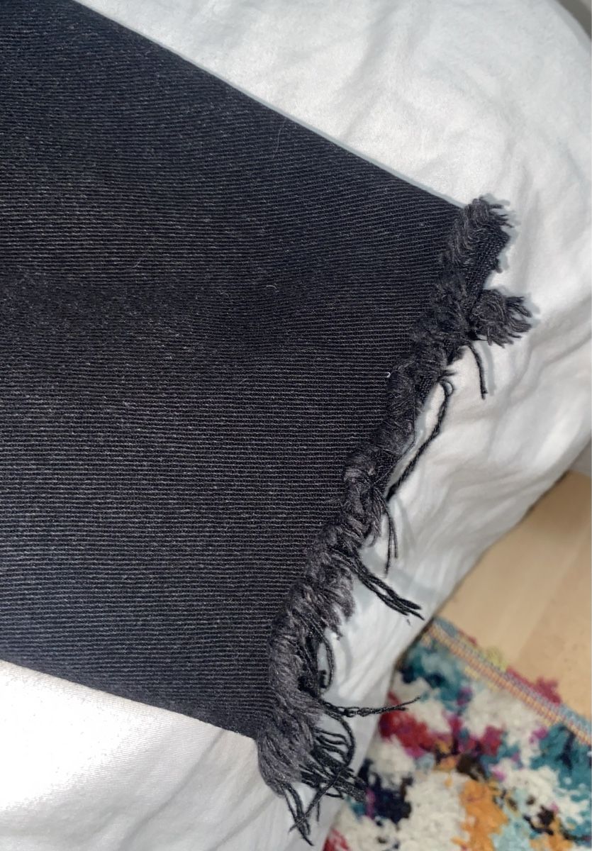 Jeans: Schwarze Jeans mit Löchern – Usato da Bülach venduto da reaos 3