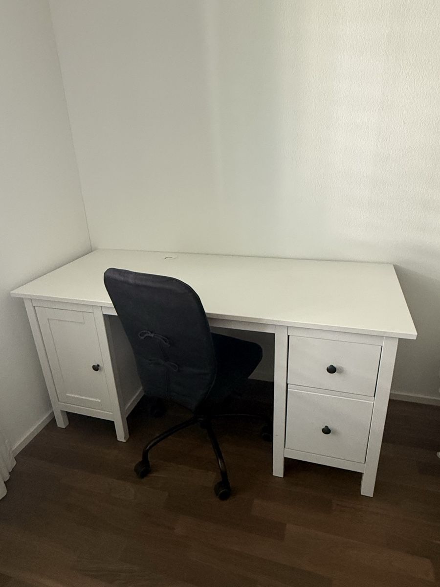 Ikea Schreibtische: Hemnes Ikea Pult inkl. Stuhl – Gebraucht aus Zug von noe_9vgg