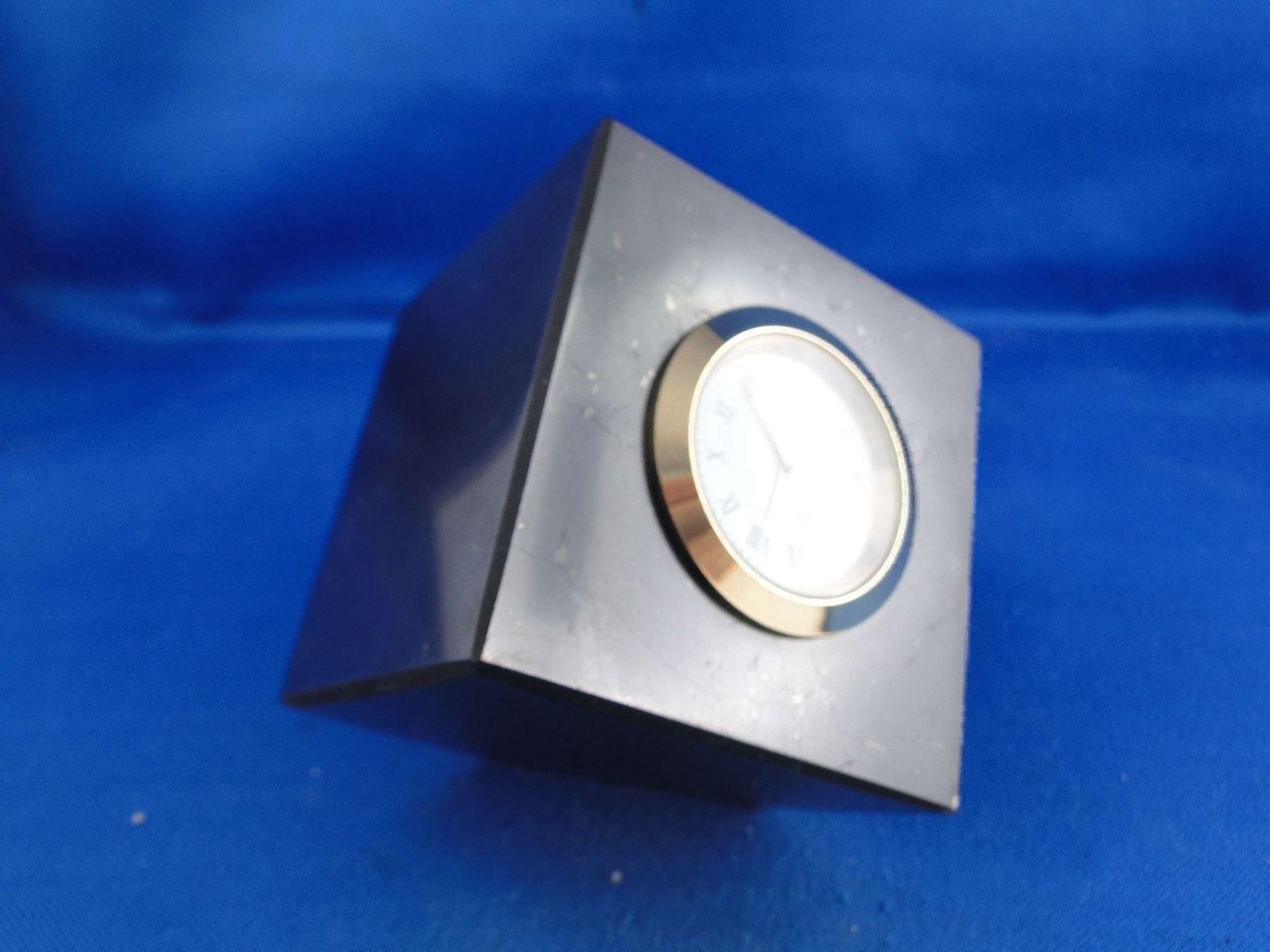 Mineralien & Heilsteine: Shungit-Wuerfel mit Uhr – Gebraucht aus Schinznach Bad von Demerald 6
