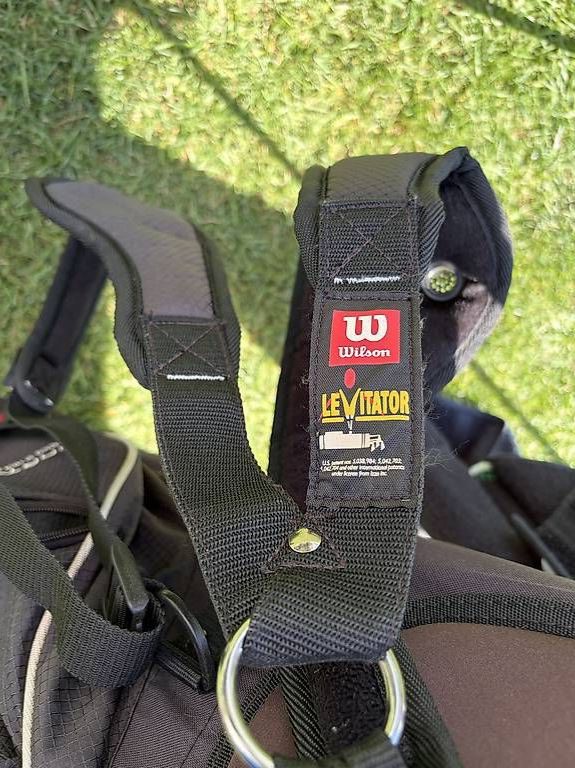 Wilson Borse: Wilson Standbag / Tragebag  Levitator-Gurtsystem – Usato da Gümligen venduto da NiciScheidi 1