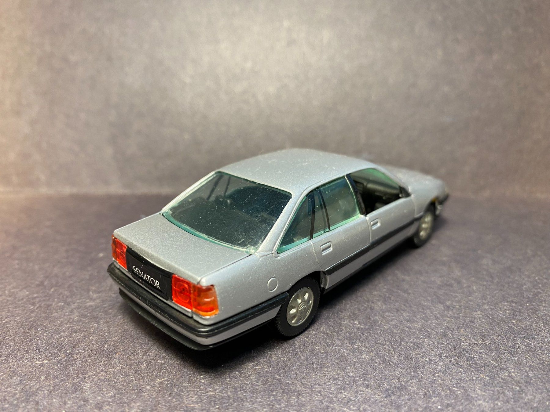 Gama Modellini d'auto: Opel Senator - GAMA 1:43 – Usato da Spiez venduto da Mlandcruiser 4