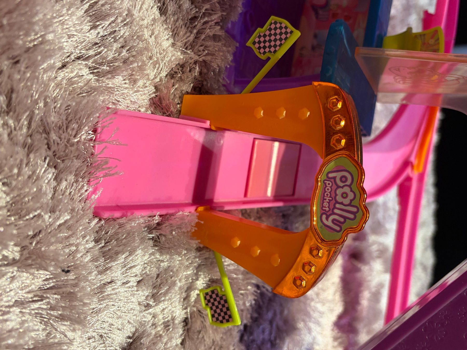 Polly Pocket Giocattoli: Polly Pocket Rennbahn – Difettoso da Wölflinswil venduto da Crow 6