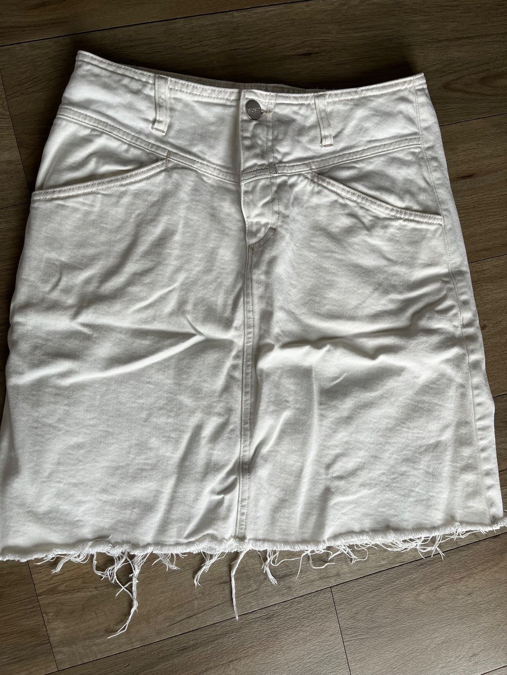 Closed Gonne: Closed Jeans Rock mit Fransen Model IBBIE – Nuovo (secondo la descrizione) da Kerns venduto da osco01