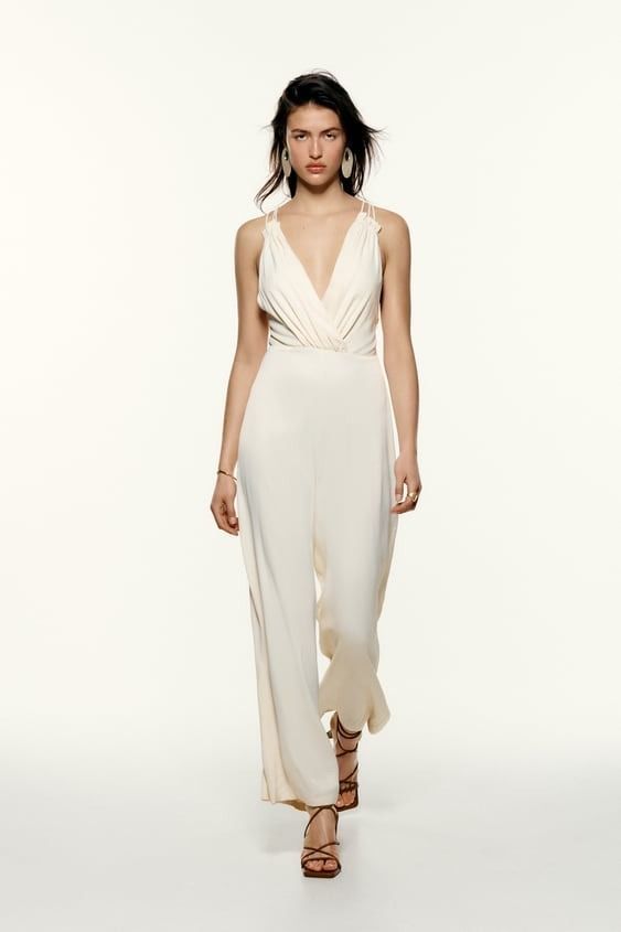 Zara Tute: Zara Cream Jumpsuit – Usato da Corsier-sur-Vevey venduto da Kristina.Nova