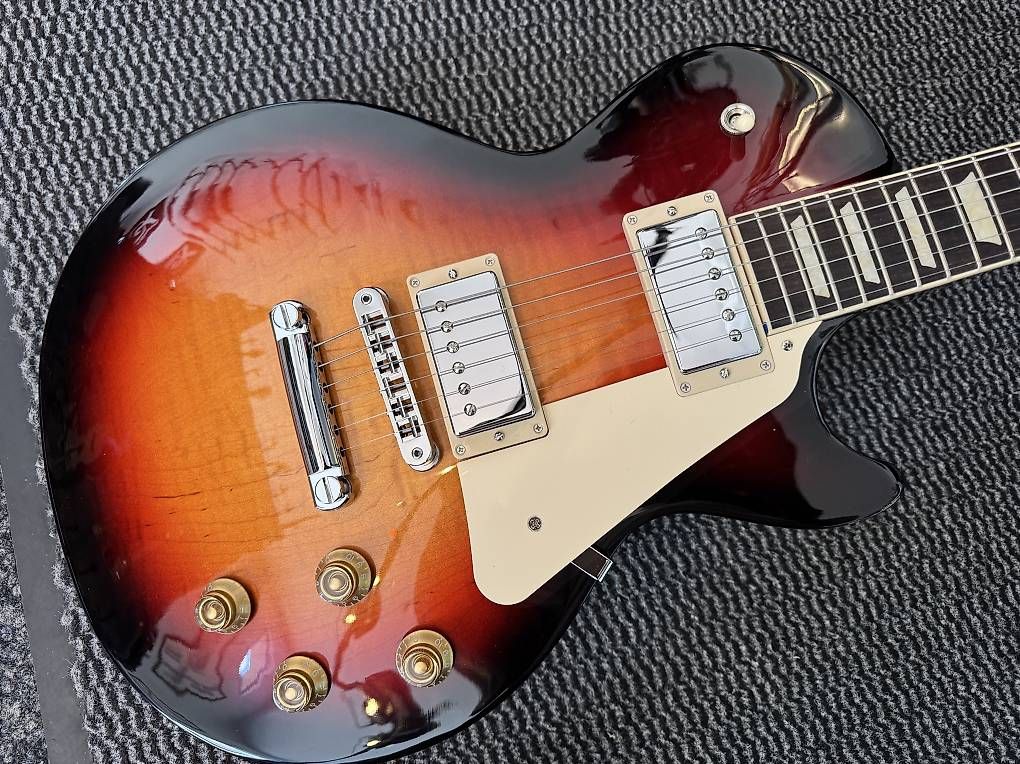 Strumenti musicali: Gibson Exclusive Les Paul Studio Figured Tri Burst  – Usato da Morges venduto da GvnMusic 4