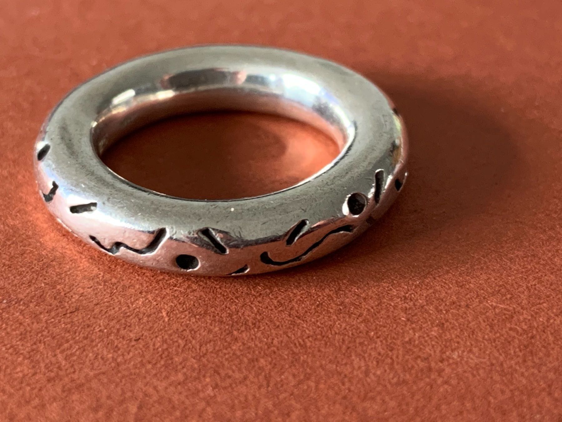 Ringe: Dicker Silberring Wellenpunkt (50/16) – Gebraucht aus Dittingen von Bellevista