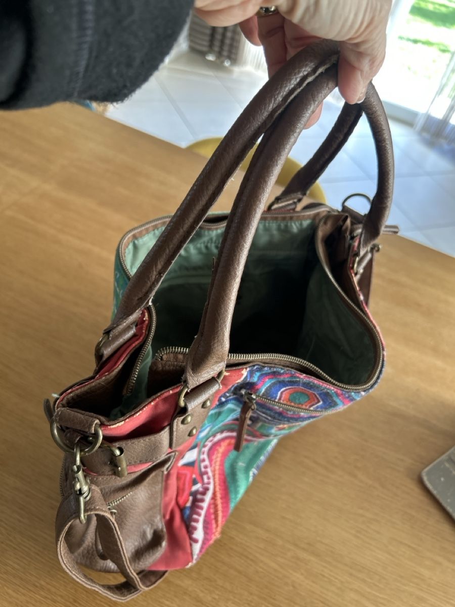 Desigual Taschen für Damen: Sac à main Desigual original – Gebraucht aus Veyrier von crevette06 2