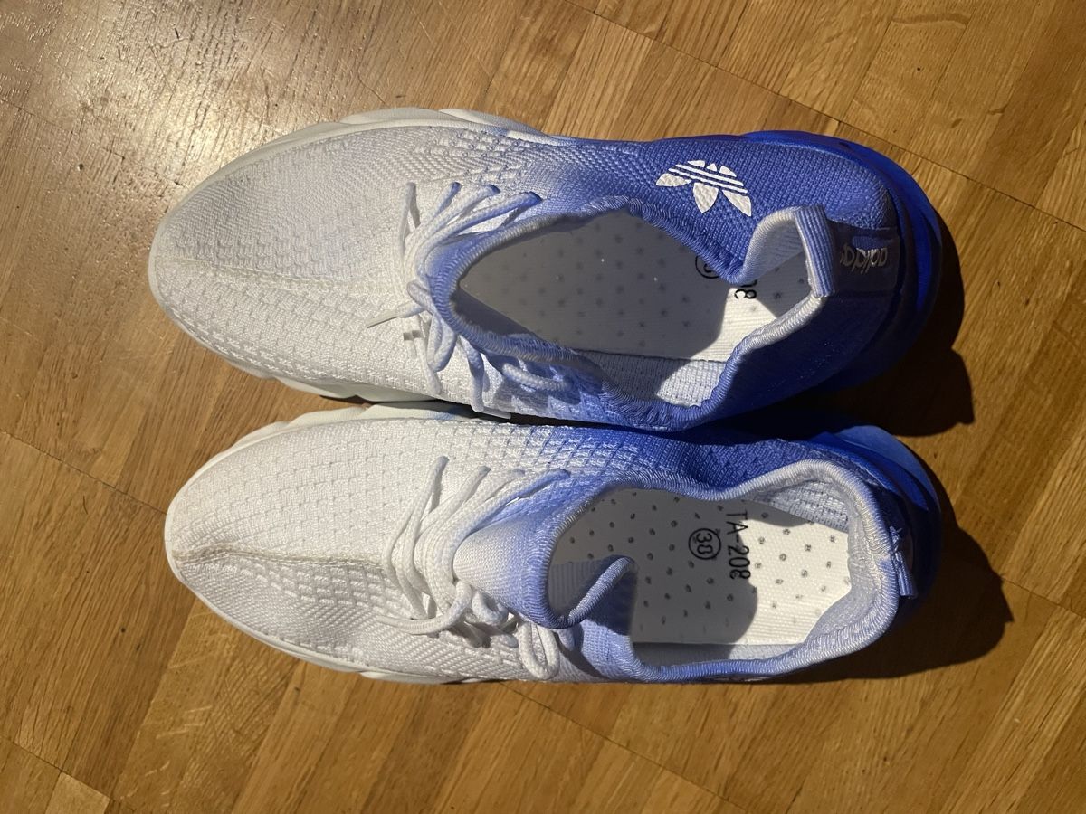 Scarpe da uomo: Turnschuhe Grösse 38 weiss/blau neu – Nuovo (secondo la descrizione) da Winterthur venduto da mie_l9gr