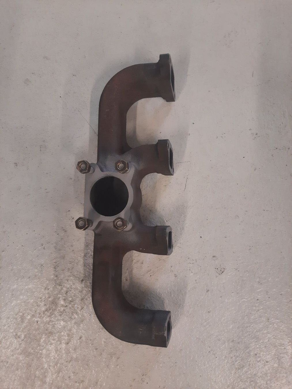 Hürlimann Traktoren: SDF Auspuffkrümmer Nr. 065.1810.020 – Gebraucht aus Eschlikon TG von Freitech.2015
