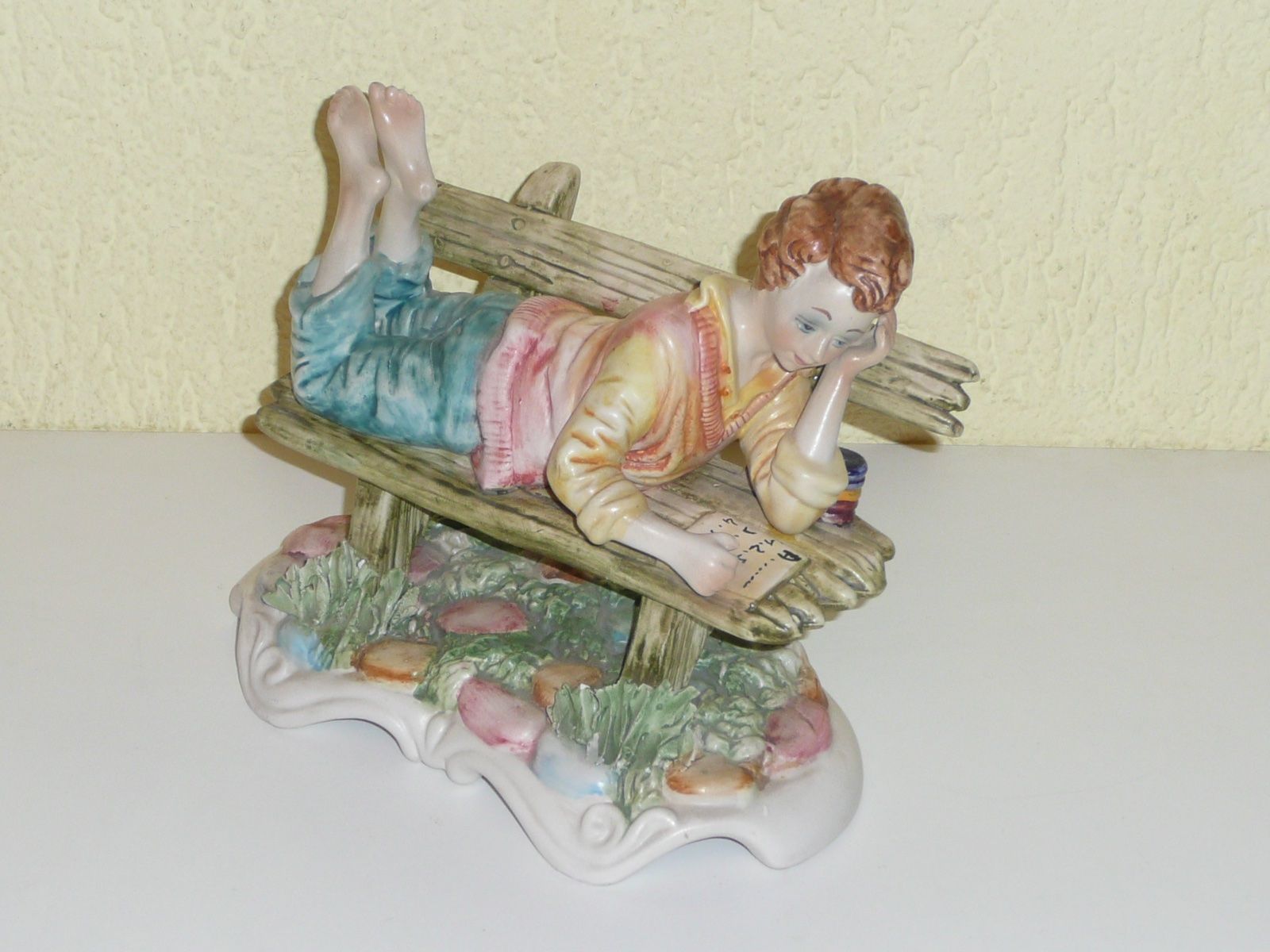 Statuette: Capo di Monte " Mädchen auf der Bank " – Usato da Kriens venduto da Taurus12 1