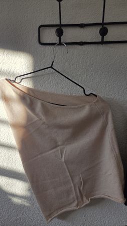 zwei One-Shoulder Top zum Preis von einem