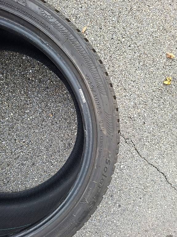 Pneumatici & Ruote complete: 2X Winterreifen 245/40R18 97V – Usato da St. Antoni venduto da Menzce 3