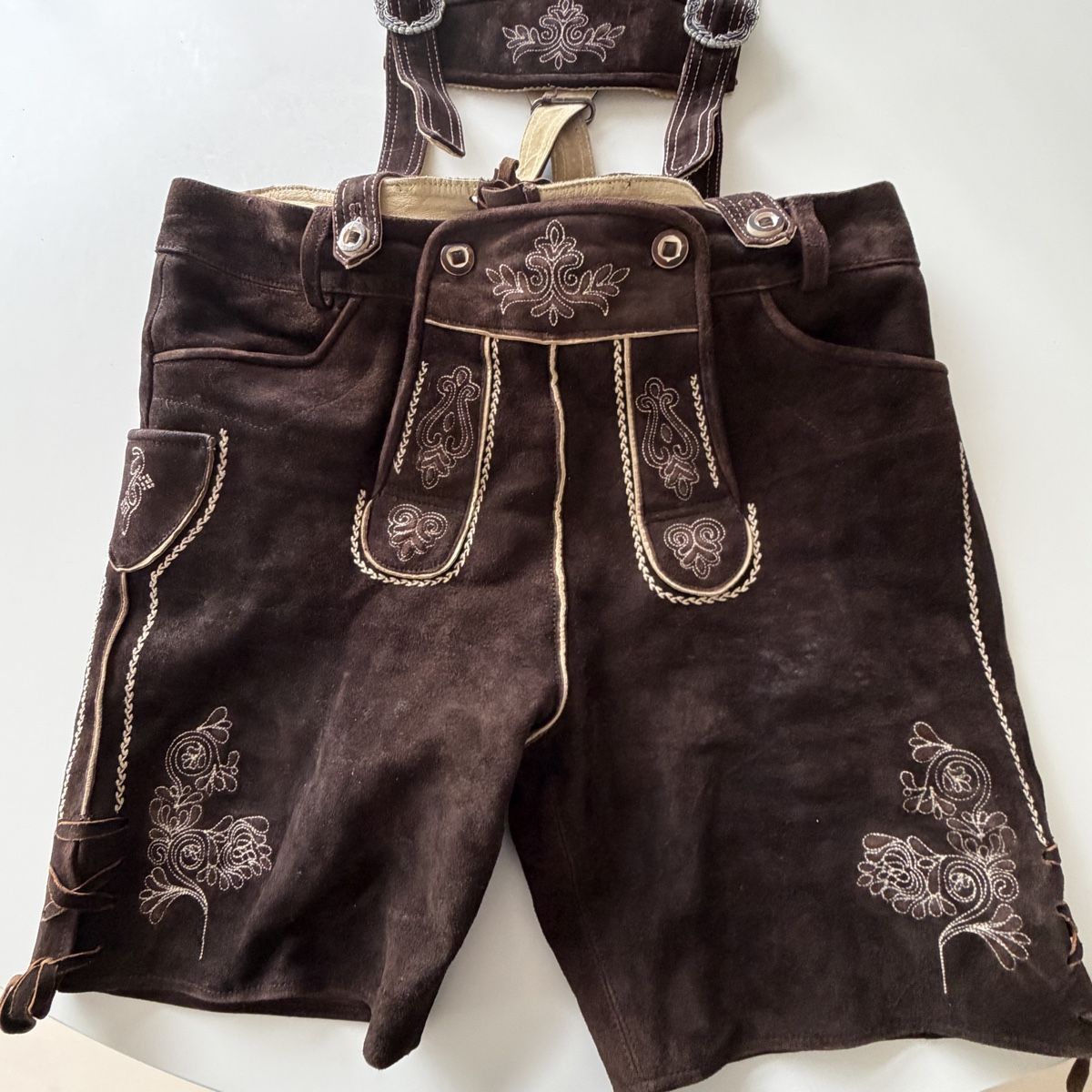 Pantaloni: Oktoberfest Lederhose – Usato da Beromünster venduto da cosmopolitan68 2