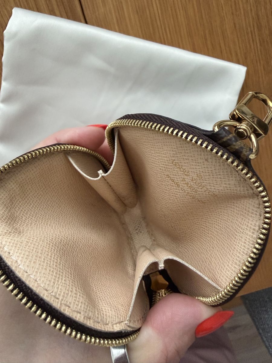 Louis Vuitton Zubehör: Louis Vuitton Coin Purse Monogram – Gebraucht aus Ebikon von Burton_girl18 1