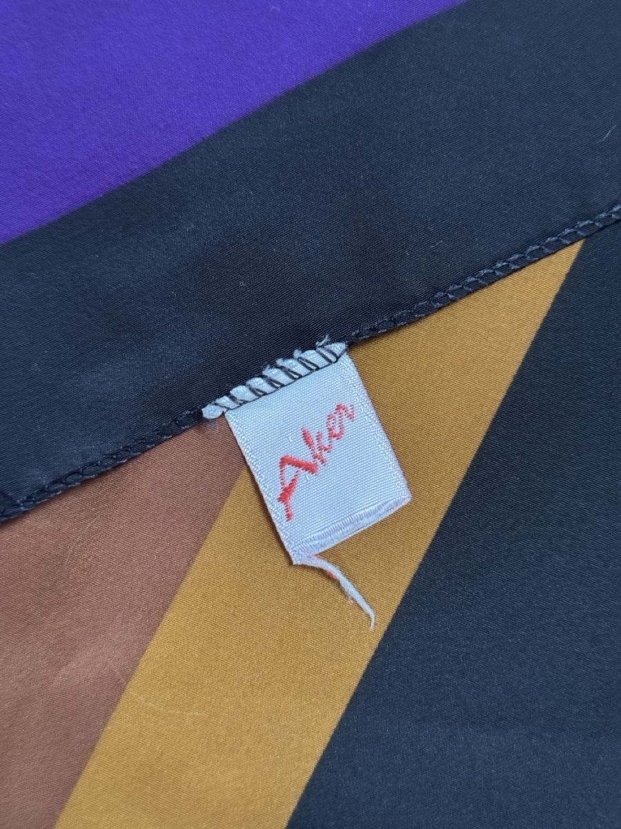 Polyester Foulard & Sciarpe: Foulard Vintage AKER 90x90 Polyester  – Usato da Vuippens venduto da Anna_as 2