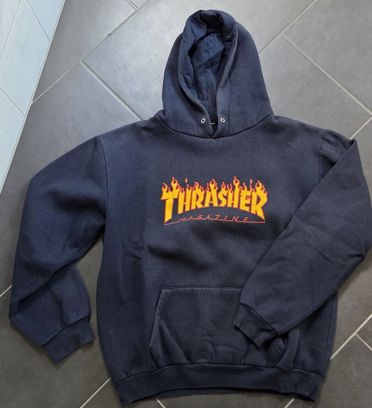 Maglioni & Felpe: Thrasher Kapuzenpullover Gr. XL – Usato da Lyss venduto da Urma5