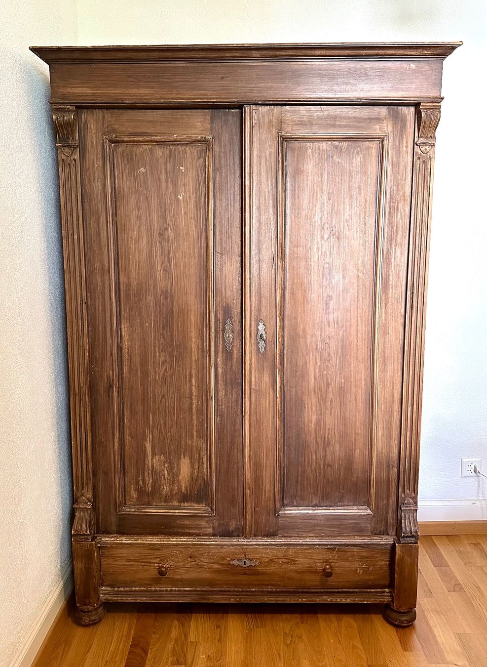 Schränke: ANTIKER SCHRANK AB 1.-!!! – Gebraucht aus Zürich von NIKI777