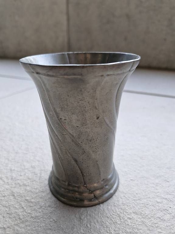 Bicchieri: Bicchiere/vasetto in peltro – Usato da Giubiasco venduto da bar_r9hz