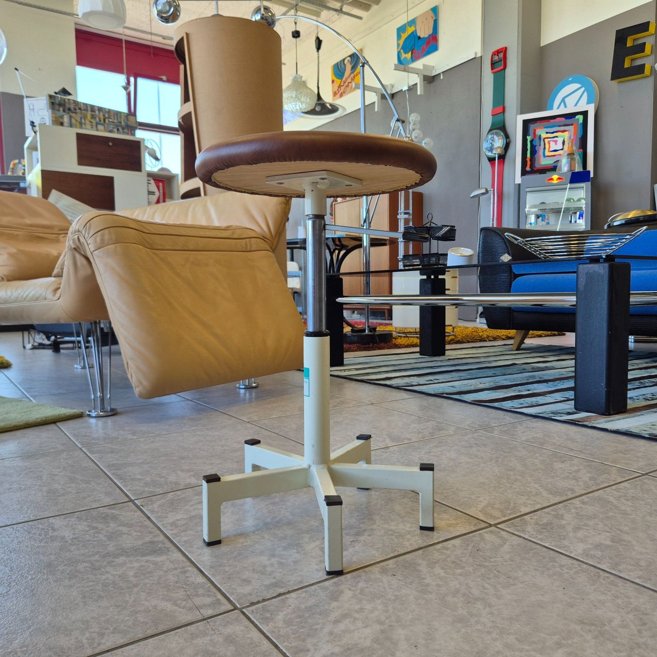 Sgabelli: Swivel Stool Fritag Drehhocker Hocker Höcker – Usato da Nottwil venduto da Wondewa-Shop 8