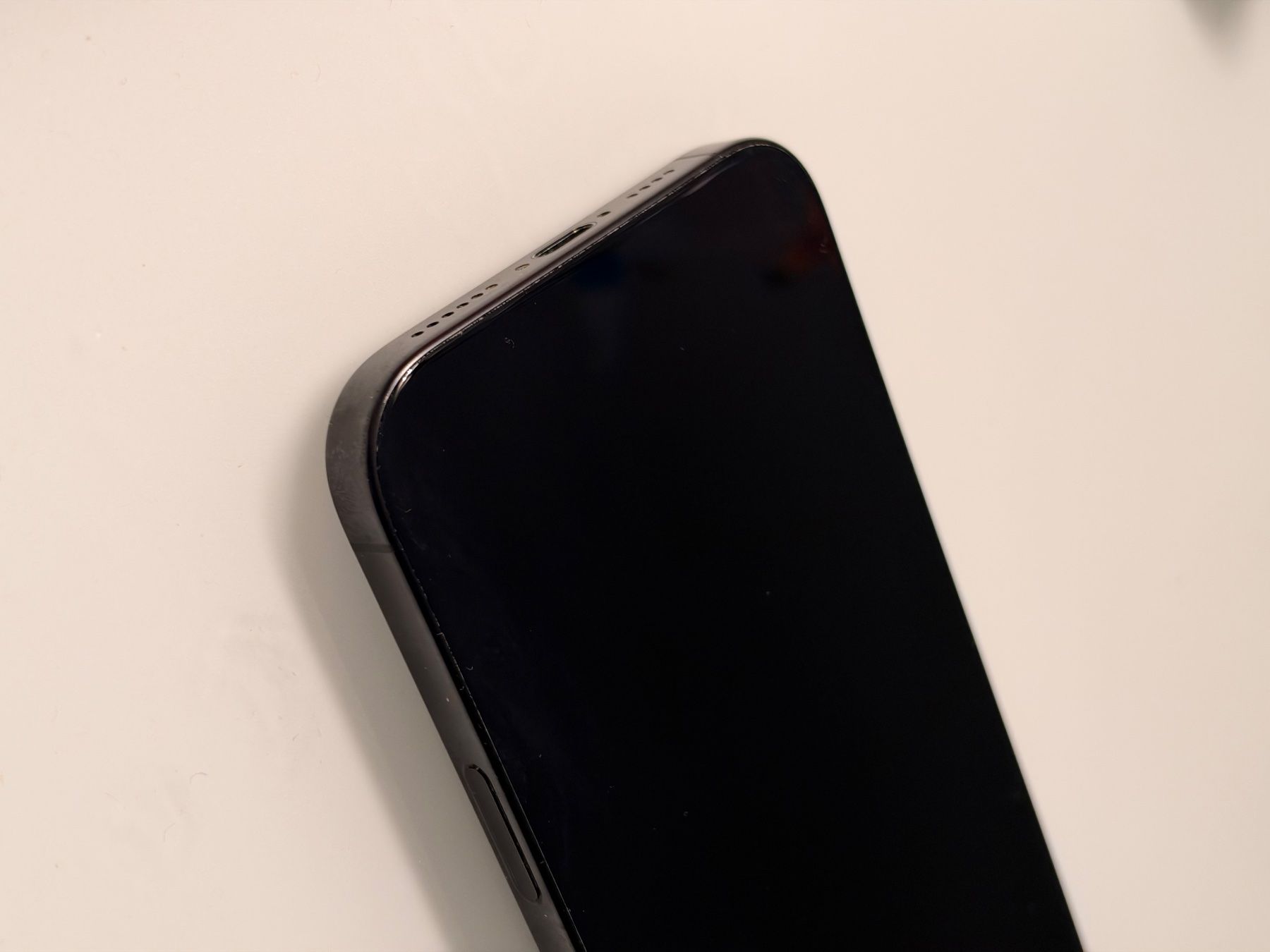 Apple Telefoni cellulari / Smartphones: iPhone 16 Pro Max 1 TB Black Titanium – Usato da Zug venduto da AceHood 2