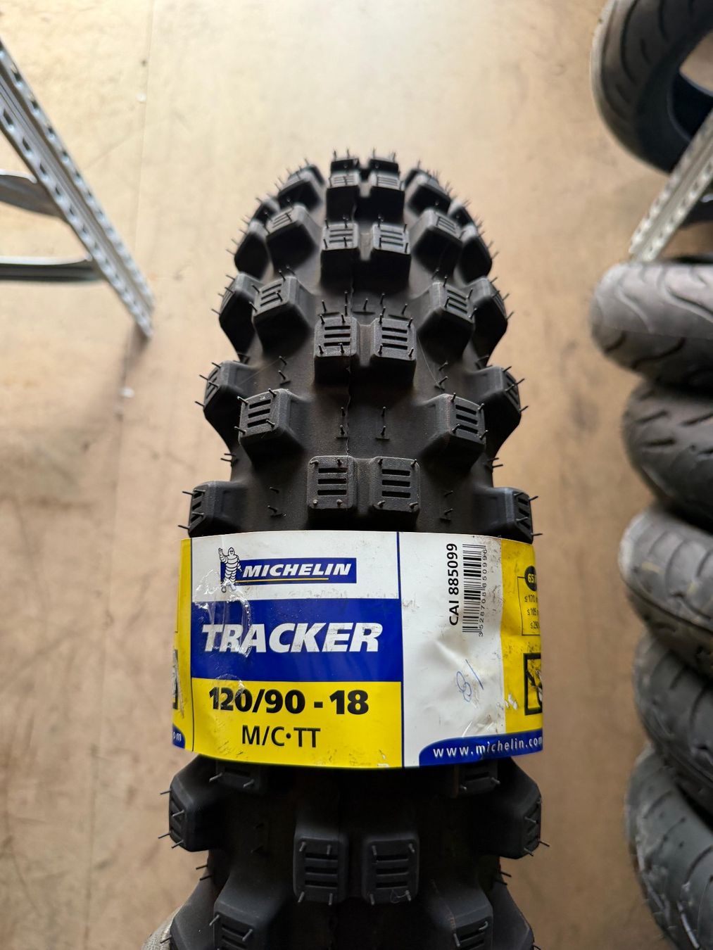 Michelin Pneumatici & Ruote complete: Michelin Tracker 120/90-18 TT 65R DOT4318 – Nuovo (secondo la descrizione) da Otelfingen venduto da ccracing