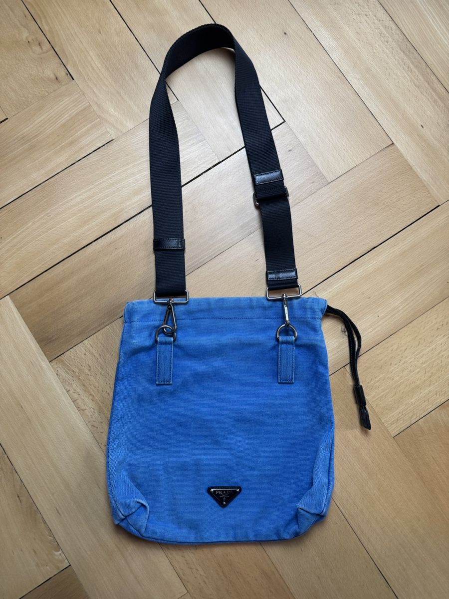 Prada Sacs: Prada Umhängetasche blau  – D'occasion à Bern par Mancini