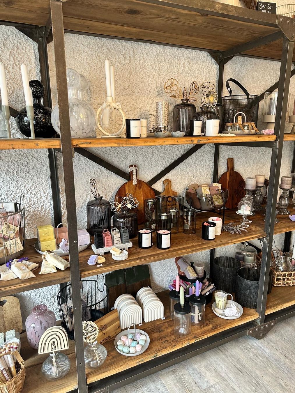 Regale: Massives Eisengestell 200 Jahre alt – Gebraucht aus Magden von Shopping-Queen1 2
