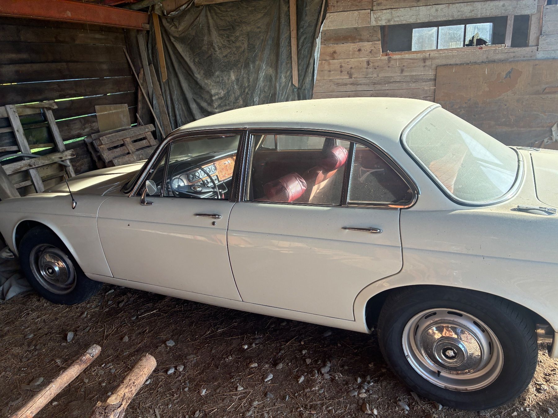 Jaguar Automobili: Jaguar XJ6 S1, 2,8l manuel – Usato da Bettens venduto da tut_myh2 9