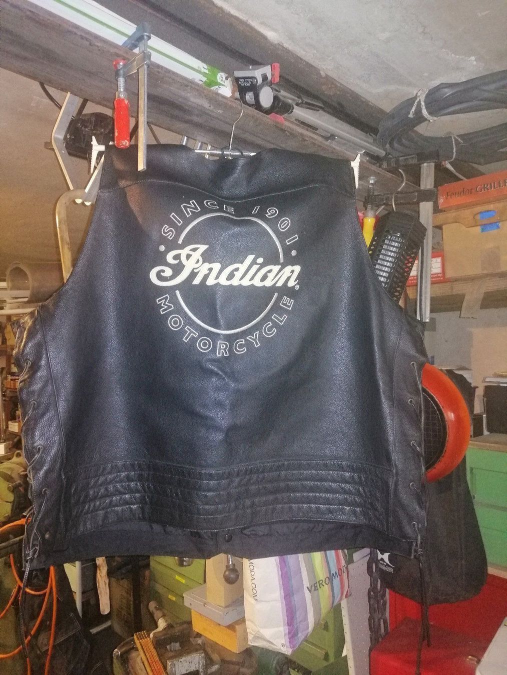 Indian Motorcycle Alle Motorradersatzteile: Indian  Gilet Cuir   4XL – Gebraucht aus Cheyres von Capitain