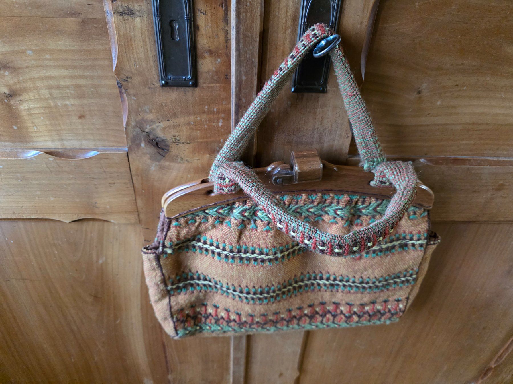 Borse da donna: Vintage Hand Tasche Stoff Holz – Usato da Walterswil BE venduto da Lonitti 3