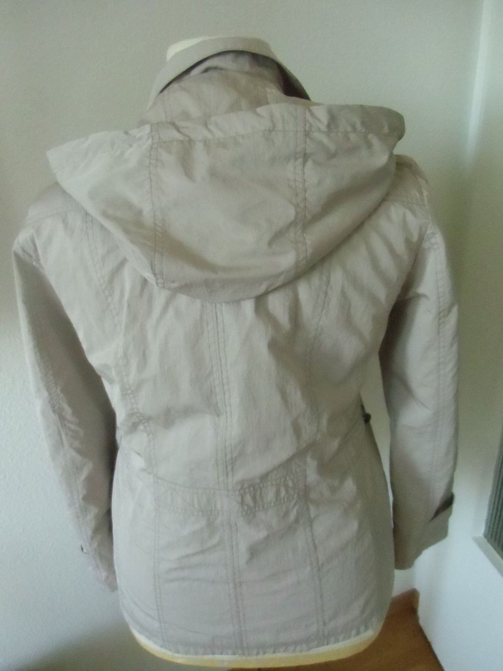 Jacken: Parka beige sable T.  44 – Gebraucht aus Marin-Epagnier von Madja 2