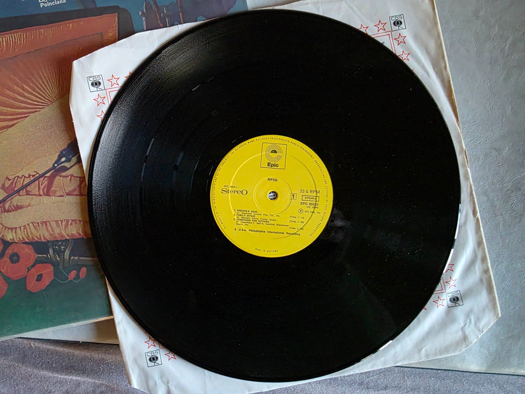 Dischi in vinile: LP: MFSB - Freddie's Dead Back Sabbers - Epic 65531 – Usato da Walterswil BE venduto da Lonitti 4