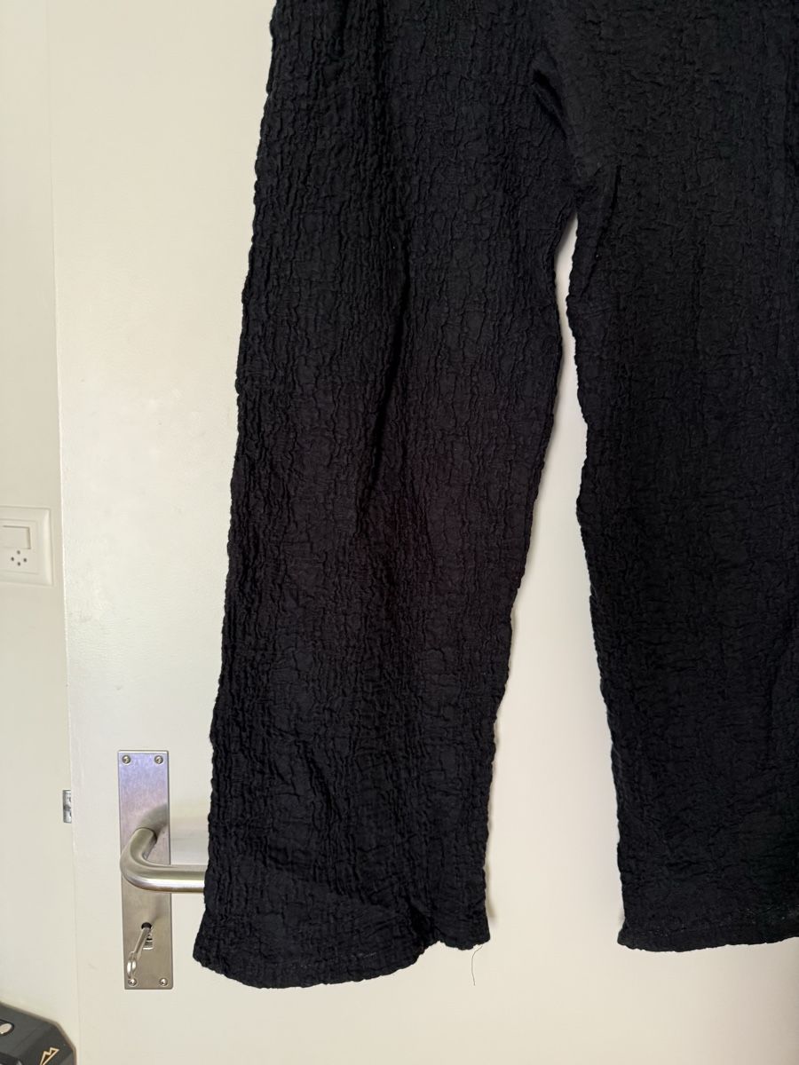 Pull&Bear Pantalons: Pantalon Pull&Bear noir texturé  – D'occasion à Monthey par sen_6ckr 1