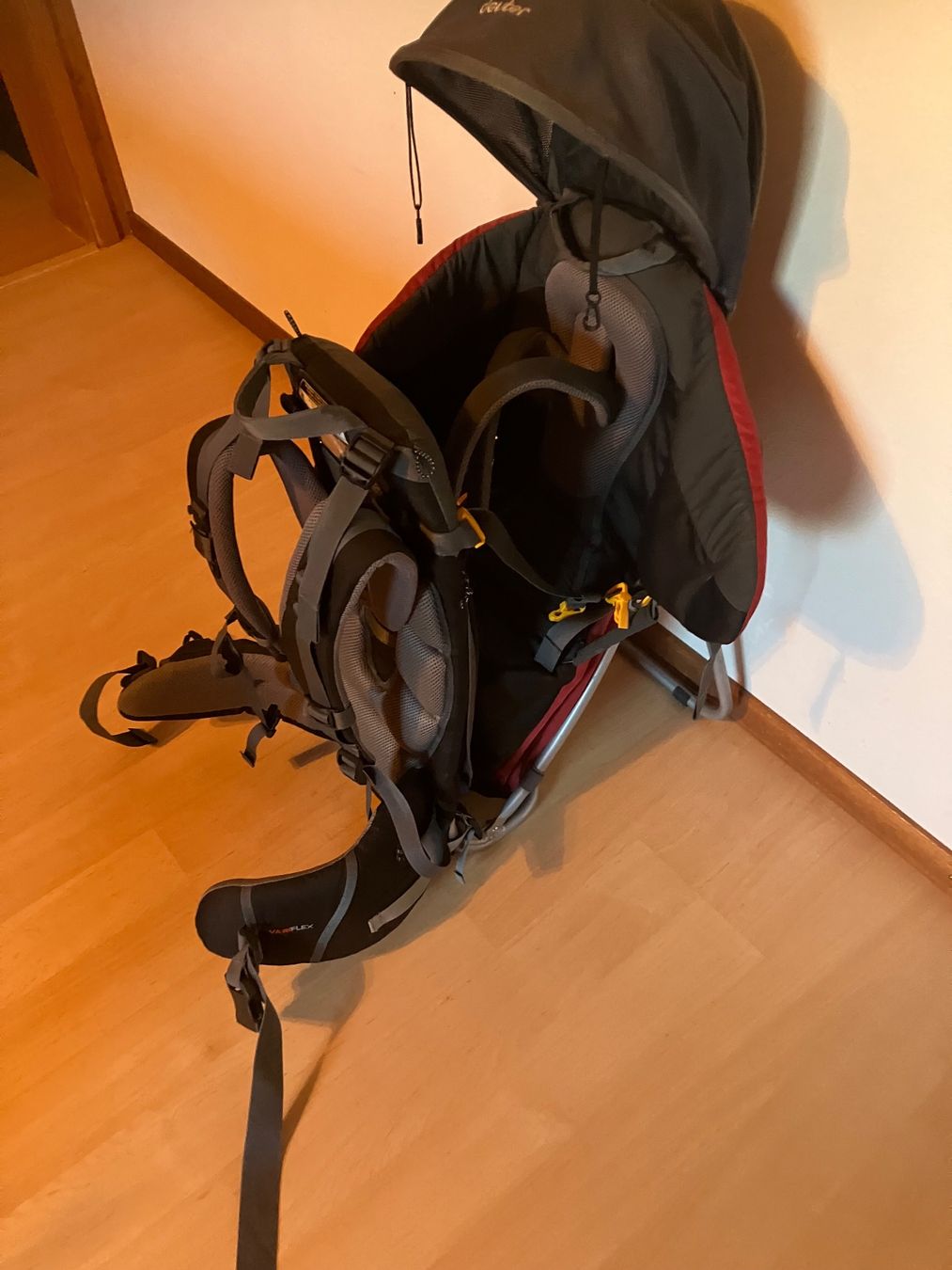 Deuter Porte-bébés ventraux & dorsaux: Porte bébé Deuter – D'occasion à Corpataux par fclerc 2