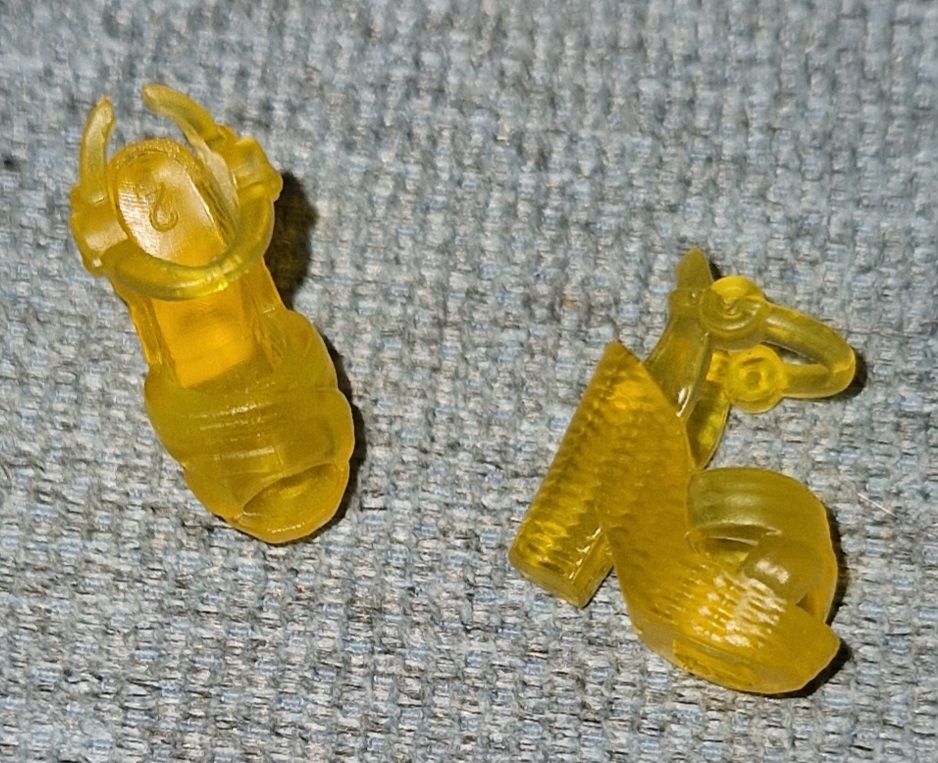 Bambole: chaussures pour Barbie  – Usato da Couvet venduto da Pioune