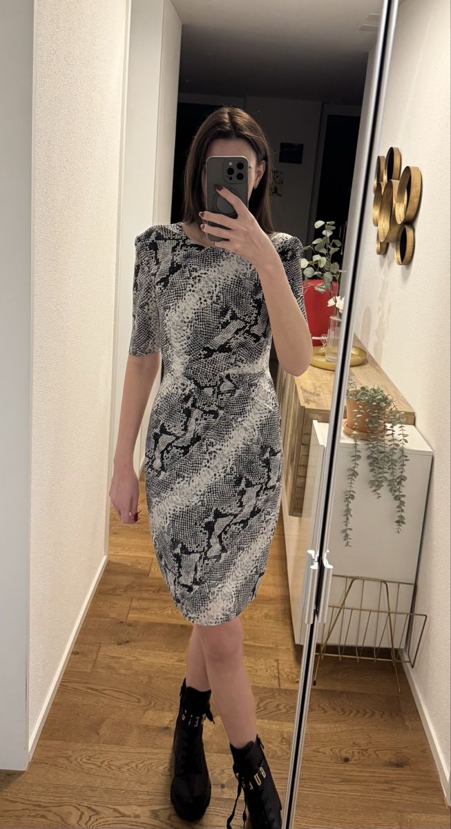 Vestiti: Whistles Kleid, Gr. 36, Schlangenmuster – Usato da Tann venduto da Carolinekne