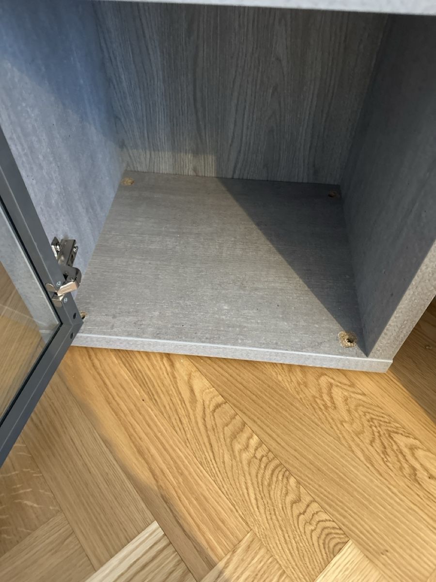 Vetrine: Vitrine mit Glastür – Usato da Dietikon venduto da Zebrino_10 3