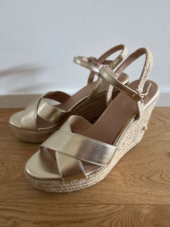NEU! Keilsandalen von Catwalk  Gr.37