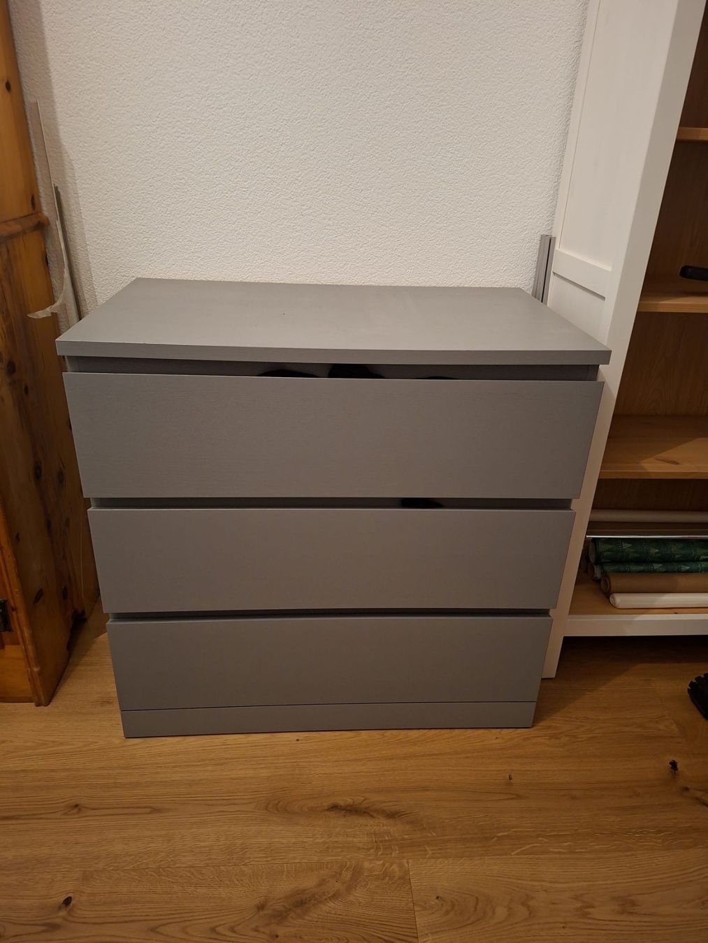Ikea Cassettiere: Kommode grau 3 Schubladen guter Zustand – Usato da Oberbalm venduto da Borisrieder