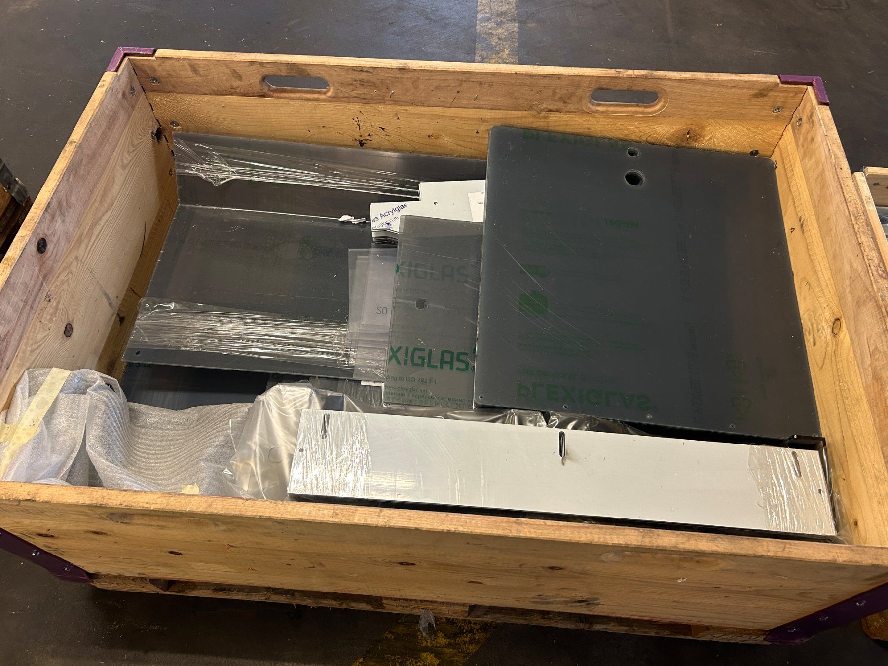Sortimo Tous les outils: Palette voller Plexiglas – D'occasion à Zofingen par Maschinenfabrik