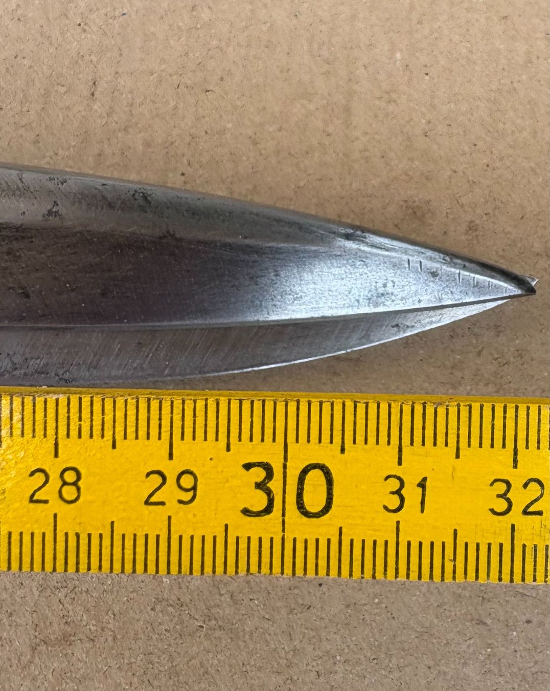 Tutti gli attrezzi: ANTIKE SCHERE 30CM LANG & 842GR SCHWER – Usato da Ostermundigen venduto da wini63 5