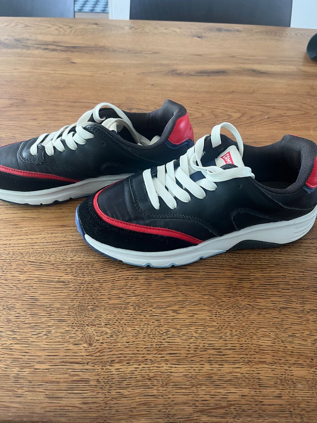 Camper Scarpe da donna: Schwarze Camper Sneakers – Usato da Stans venduto da valeriamanuela 3