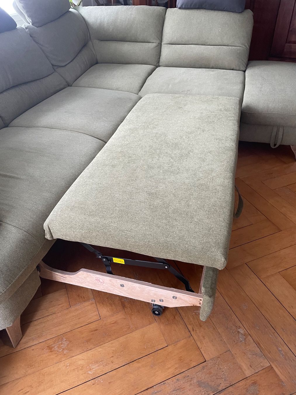 Divani: Ausziebares Ecksofa mit Stauraum – Usato da Hüttwilen venduto da HappyMen 4