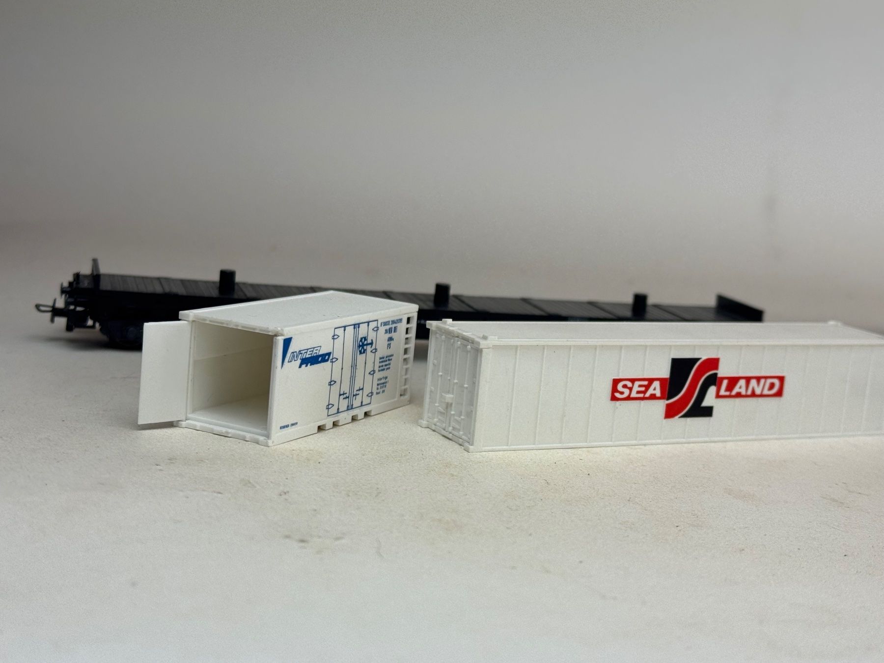 Liliput Modelleisenbahnen: VE1- Liliput Rungenwagon mit zwei Container – Gebraucht aus Elm von Wikmtz 2