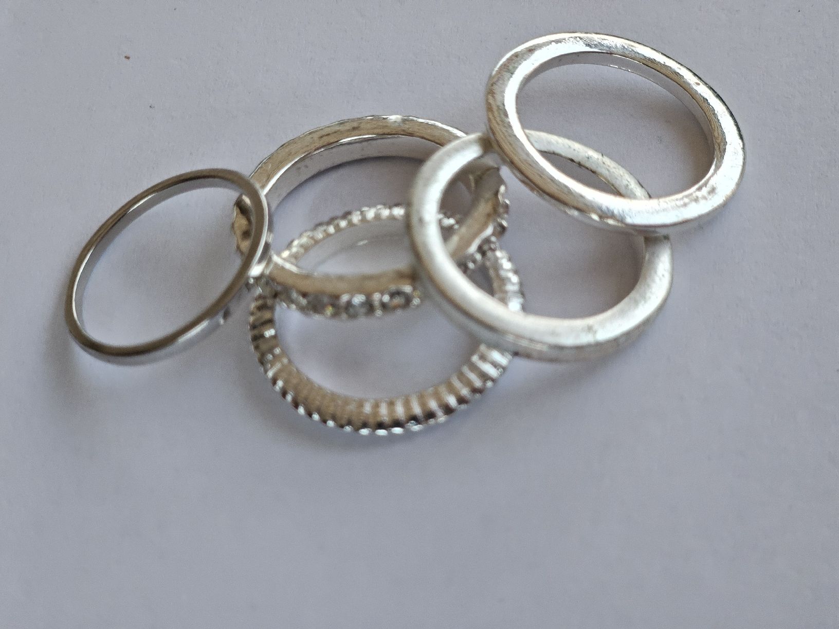 Anelli: Beisteck- Ringe 5er Set. Silberfarben – Usato da Zuzwil SG venduto da Martino1981