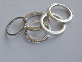Beisteck- Ringe 5er Set. Silberfarben