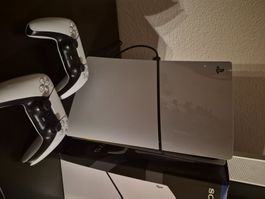 Playstation 5 Digital Edition mit 2 Controllern im top Zu...